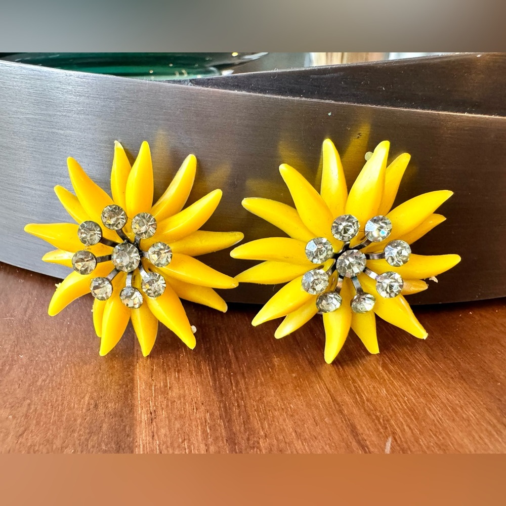 Vintage Yellow Flower Earrings